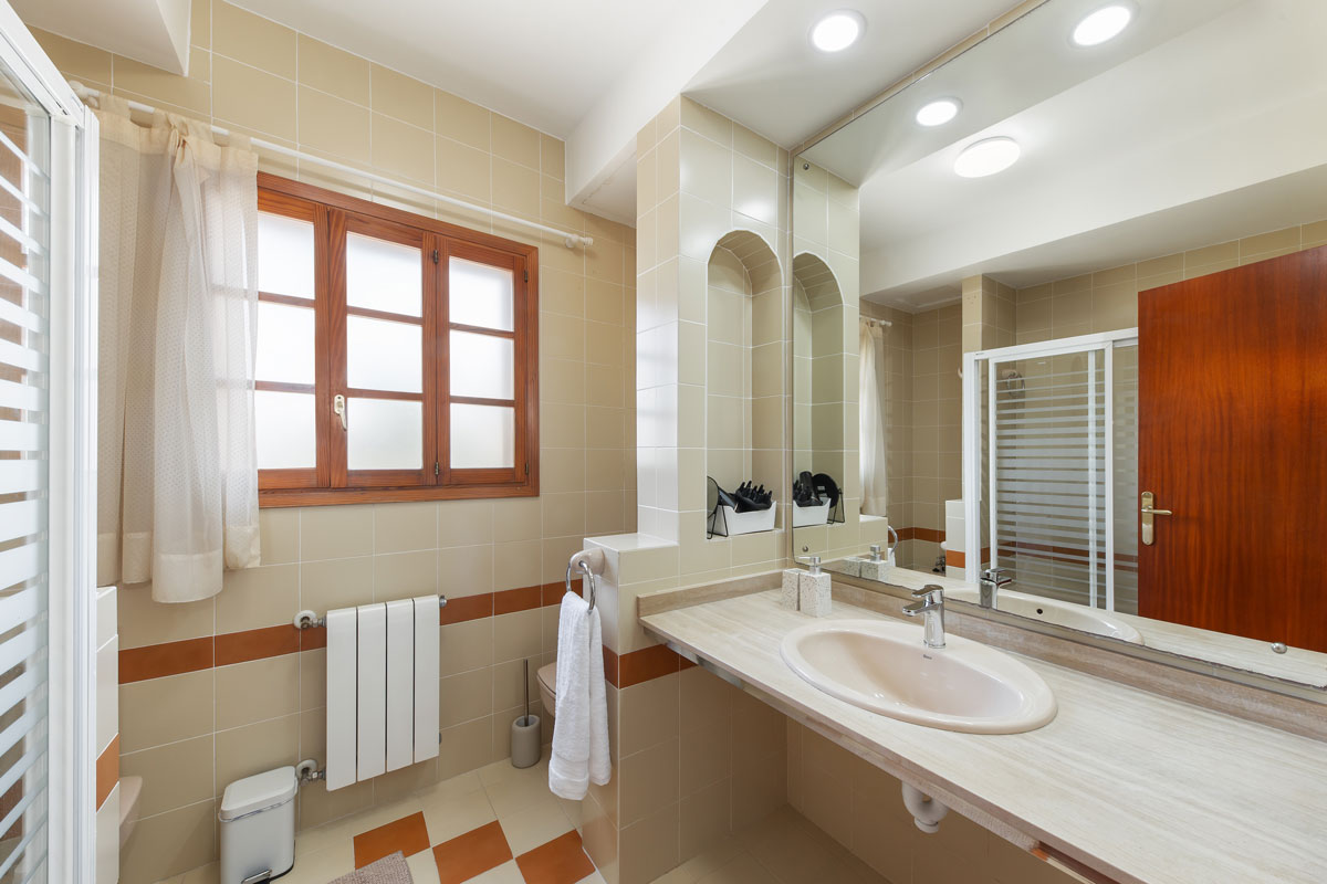 bathroom 01