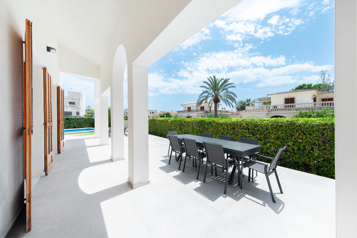 outdoor dining patio 03