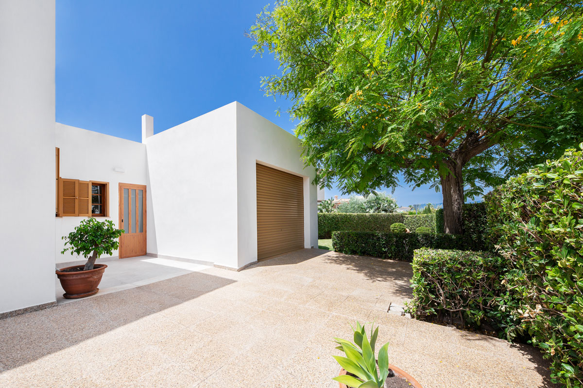 outdoor garage 01