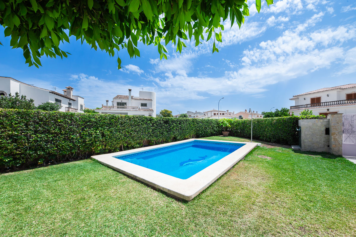 outdoor pool 03