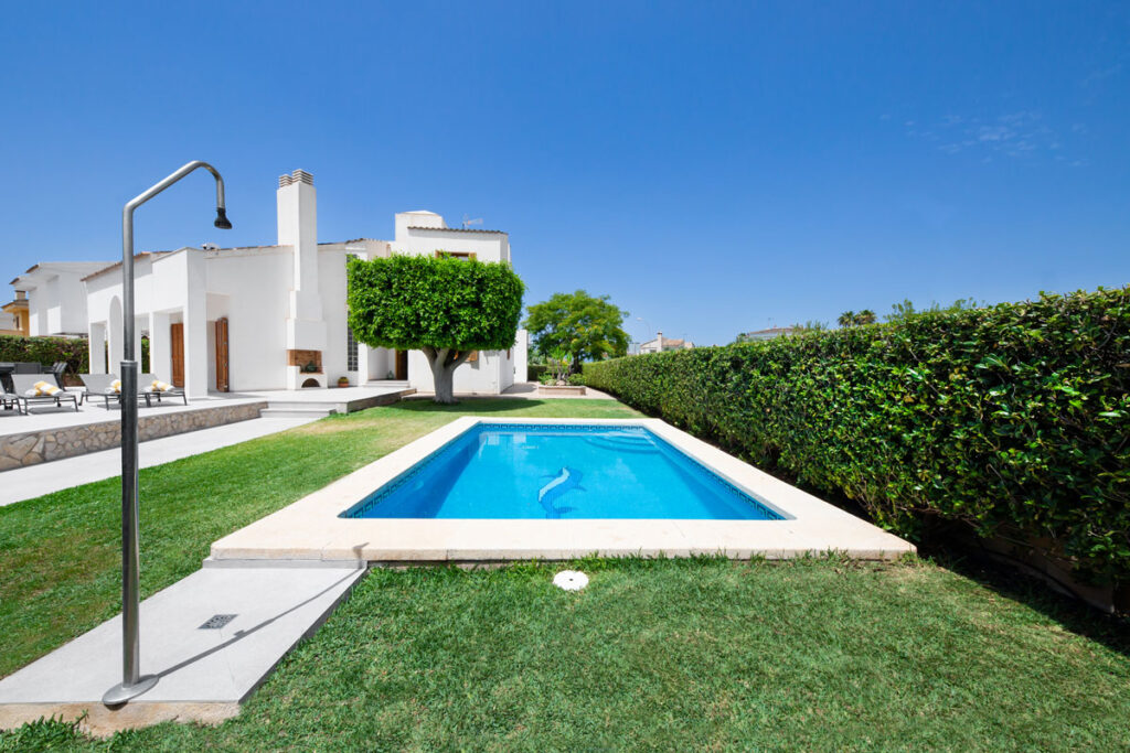 outdoor pool 04